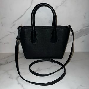 Dagne Dover Classic Crossbody Bag
